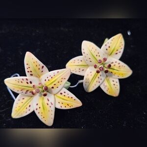 Porcelain Lilly Dangling Earrings